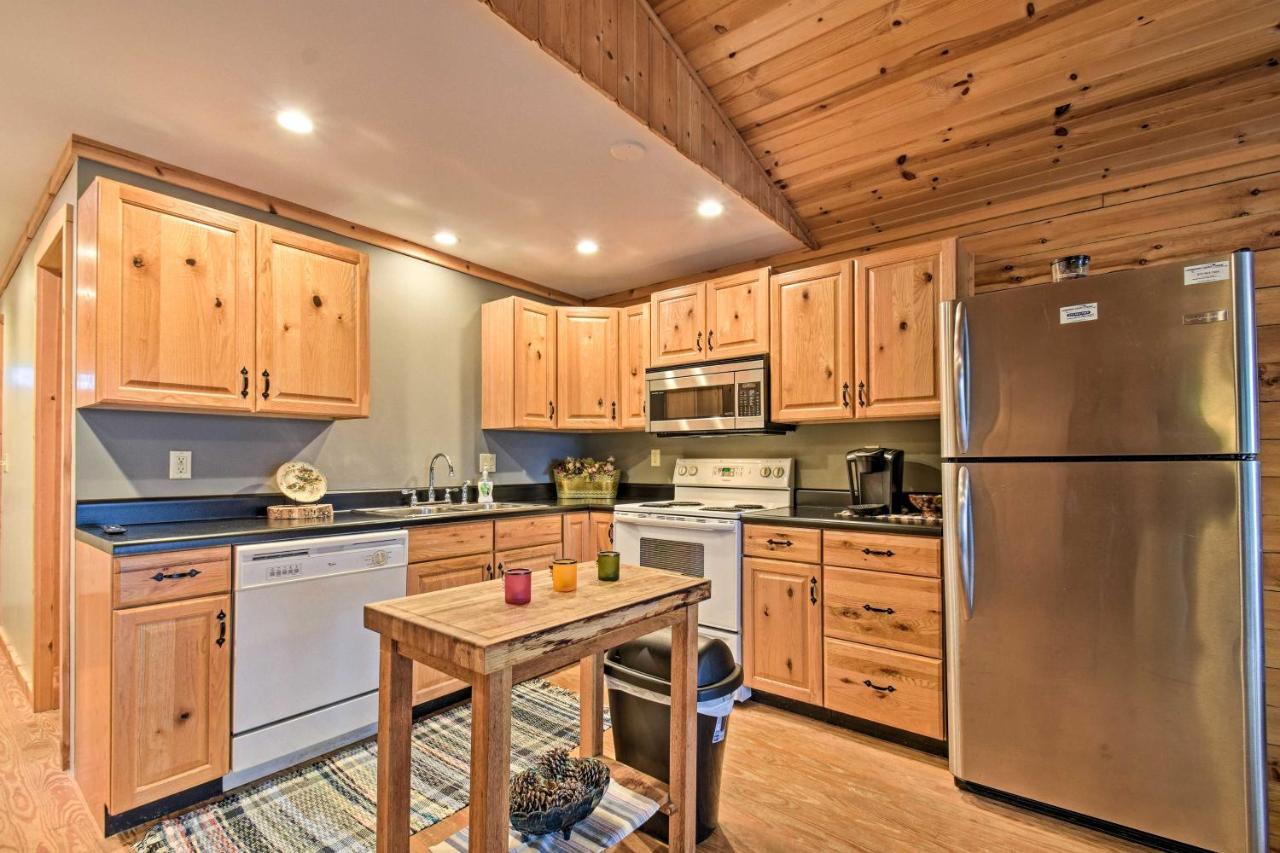 Cozy Amish Country Cabin On Shipshewana Lake! Exterior photo