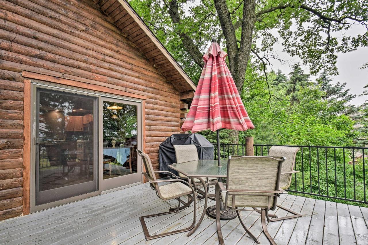 Cozy Amish Country Cabin On Shipshewana Lake! Exterior photo
